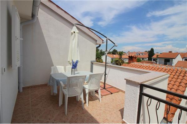 Apartment A1, for 5 persons