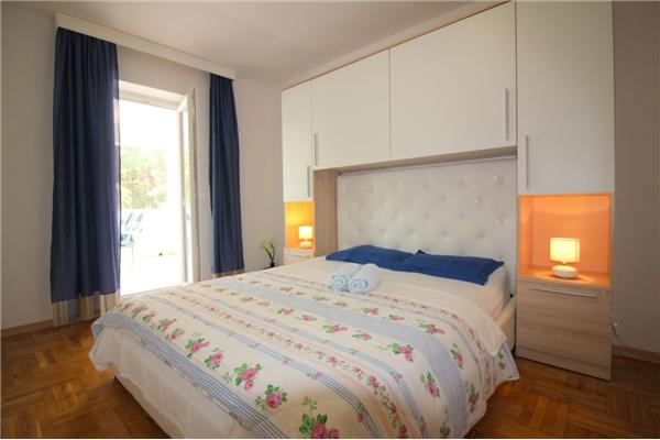 Apartment A1, for 5 persons