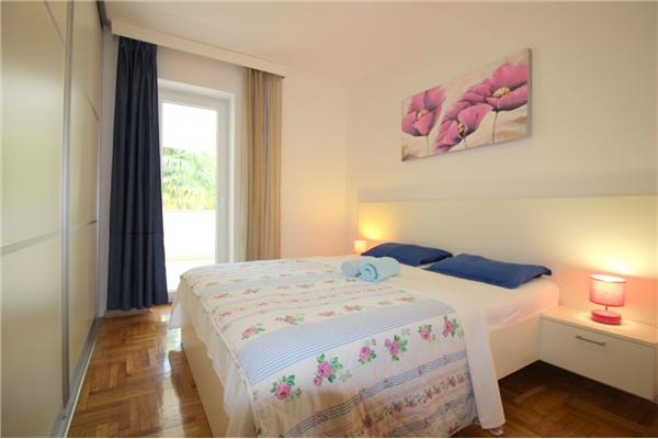 Apartment A1, for 5 persons