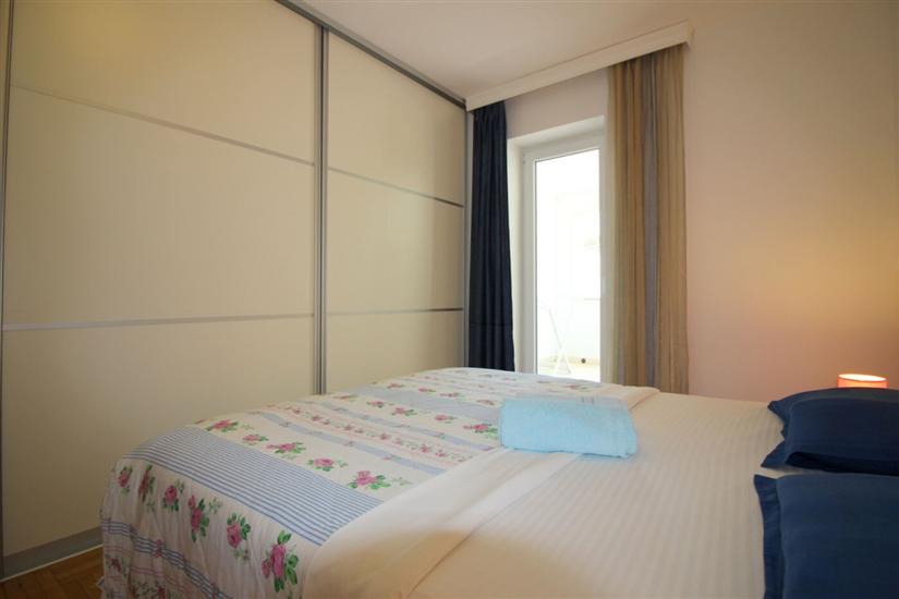 Apartment A1, for 5 persons