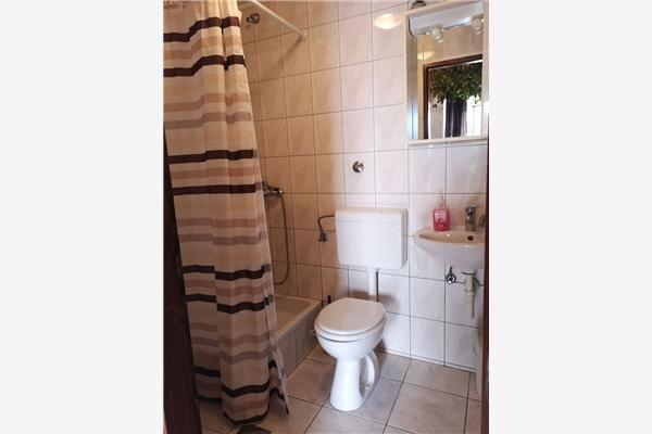 Apartment A1, for 5 persons