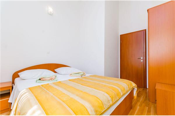 Apartment A2, for 8 persons