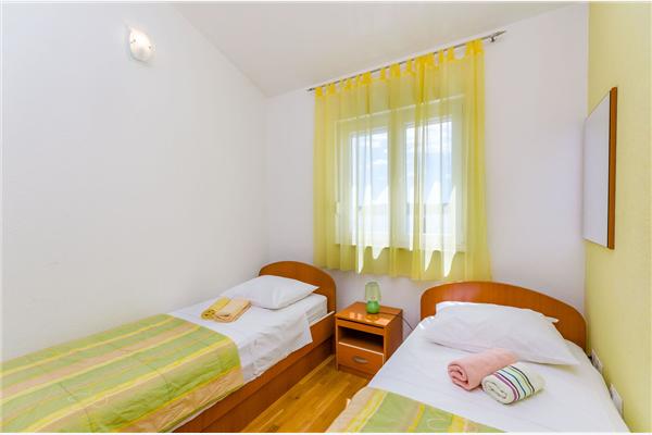 Apartment A2, for 8 persons