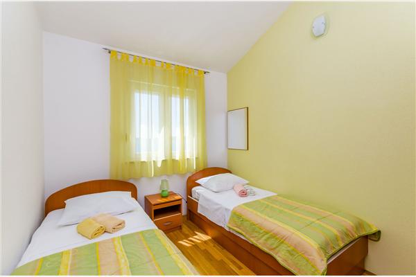 Apartment A2, for 8 persons
