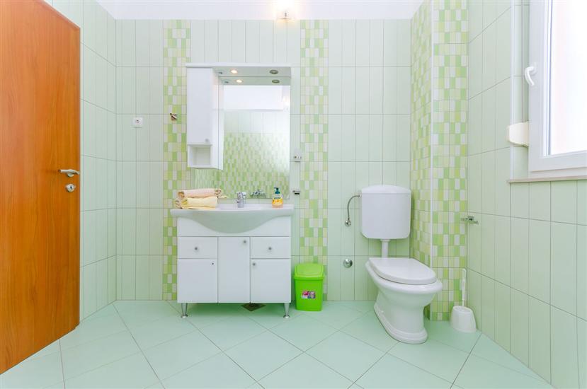 Apartment A2, for 8 persons