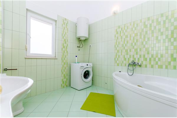 Apartment A2, for 8 persons