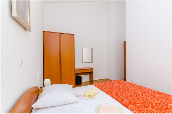 Apartment A2, for 8 persons