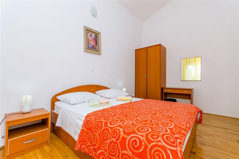 Apartment A2, for 8 persons