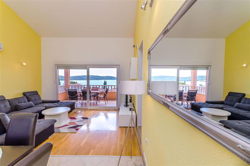 Apartment A2, for 8 persons