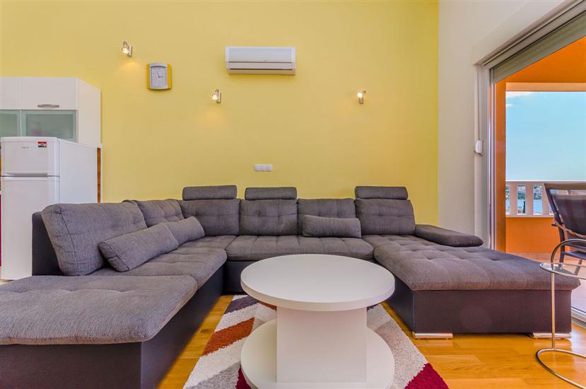Apartment A2, for 8 persons