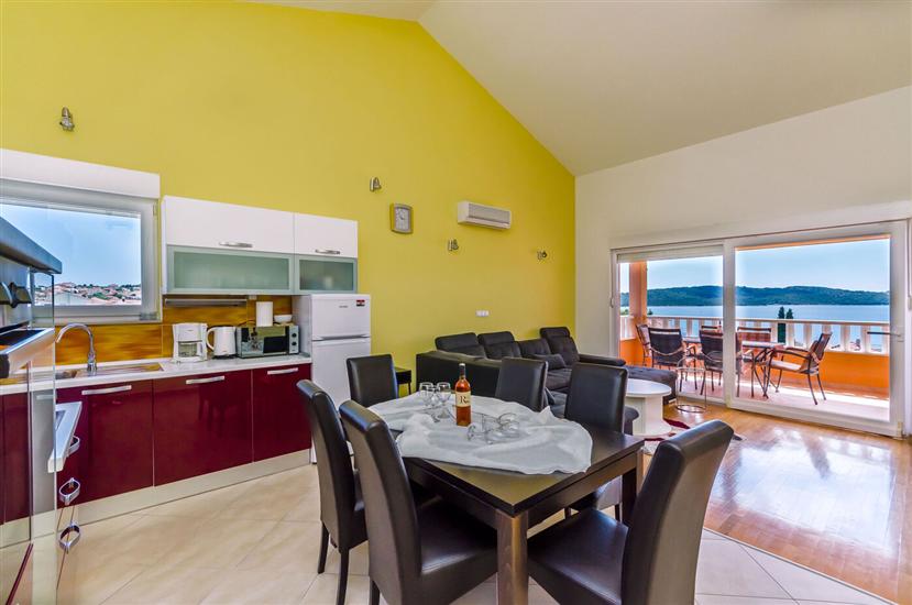 Apartment A2, for 8 persons