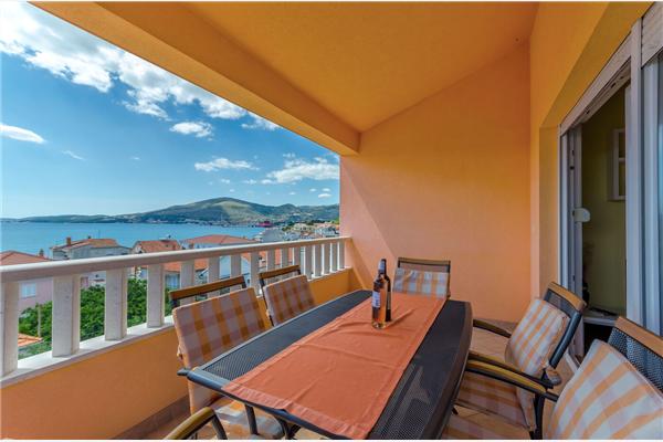 Apartment A2, for 8 persons