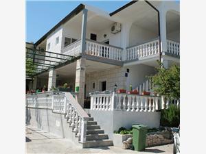 Apartments Ostrog Zaostrog (Makarska), Size 25.00 m2, Airline distance to the sea 100 m, Airline distance to town centre 150 m