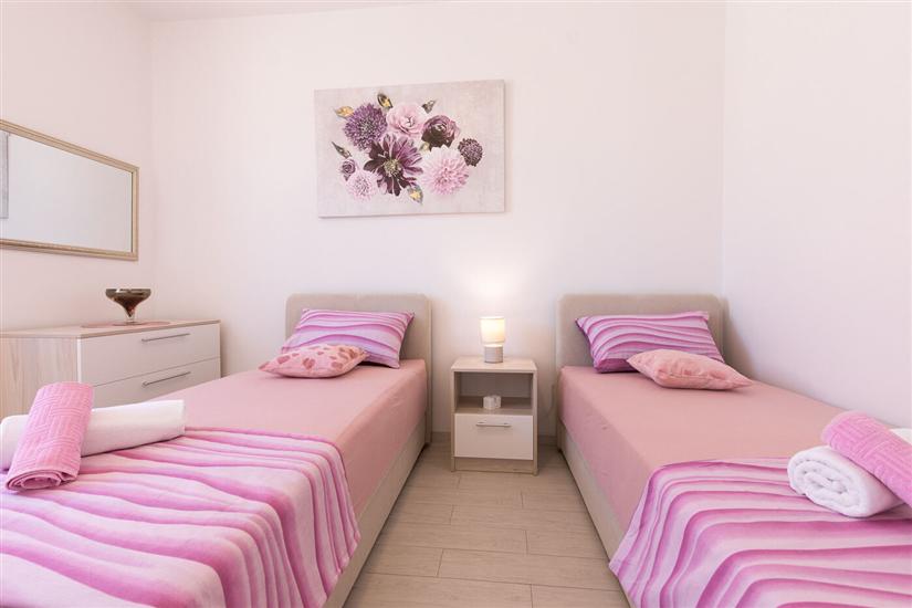 Apartment A1, for 5 persons