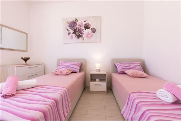 Apartment A1, for 5 persons
