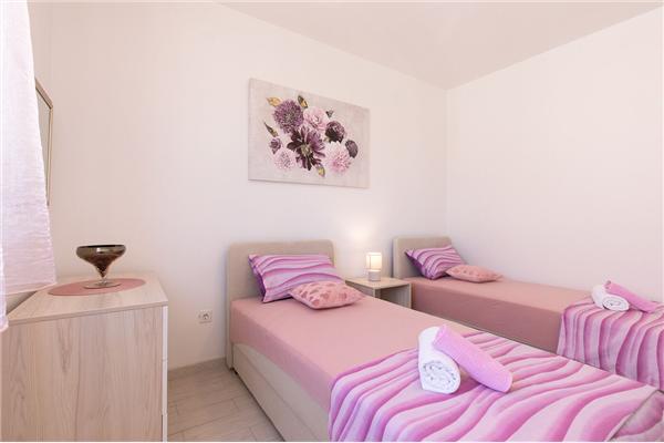 Apartment A1, for 5 persons