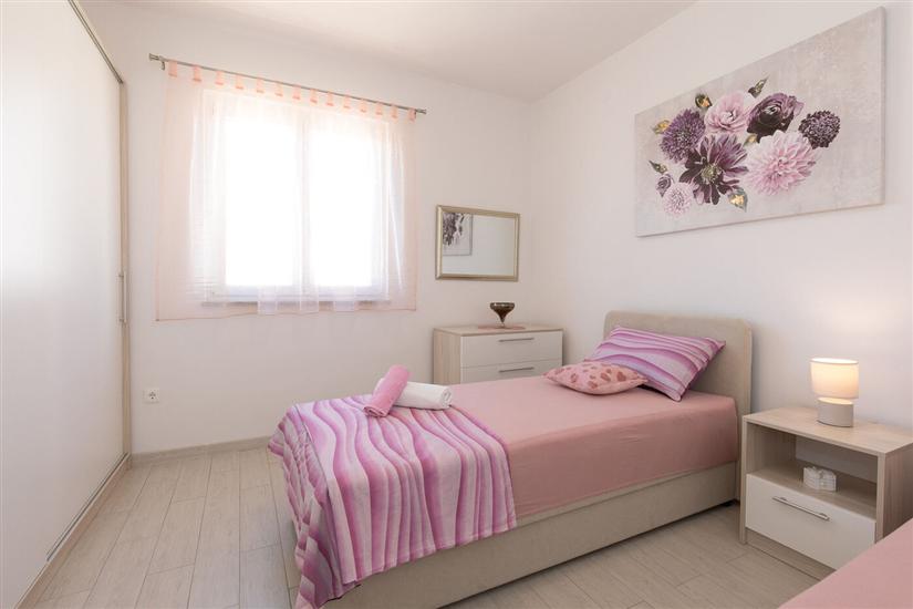 Apartment A1, for 5 persons