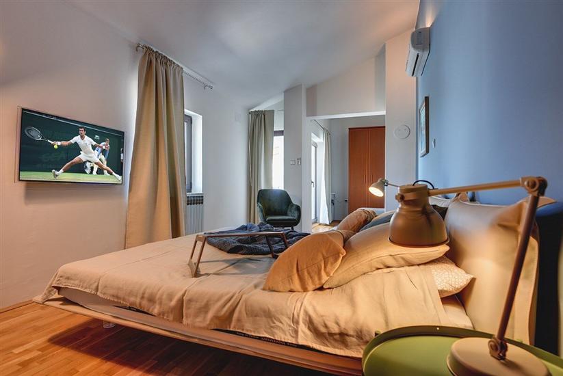 House K1, for 10 persons