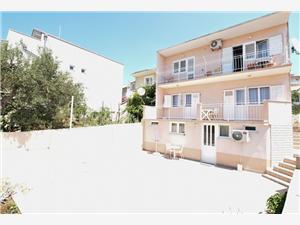 Apartments Kure Sibenik Riviera, Size 30.00 m2, Airline distance to town centre 660 m