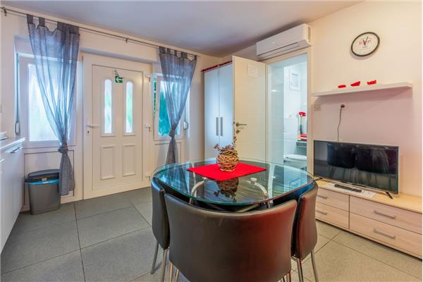 Apartment A8, for 2 persons