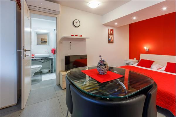 Apartment A8, for 2 persons