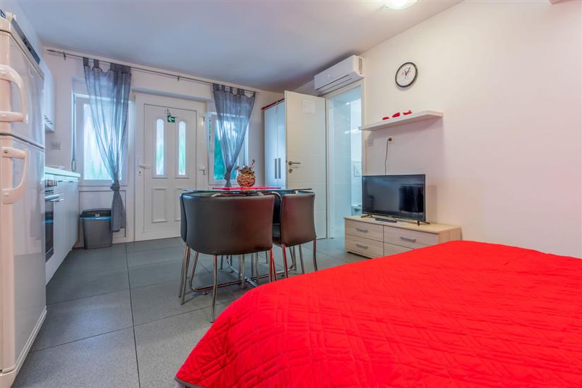 Apartment A8, for 2 persons