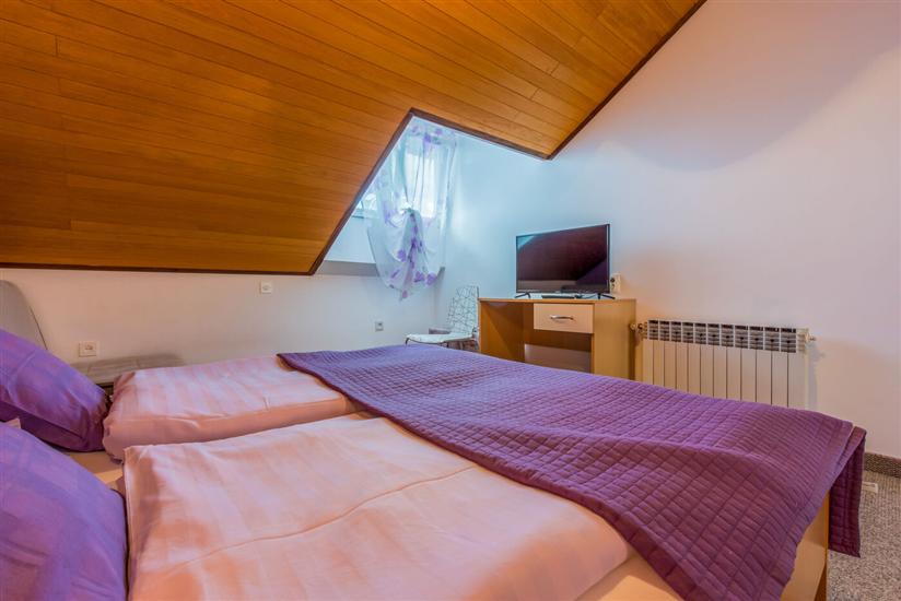 Apartment A4, for 6 persons