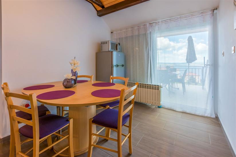 Apartment A4, for 6 persons