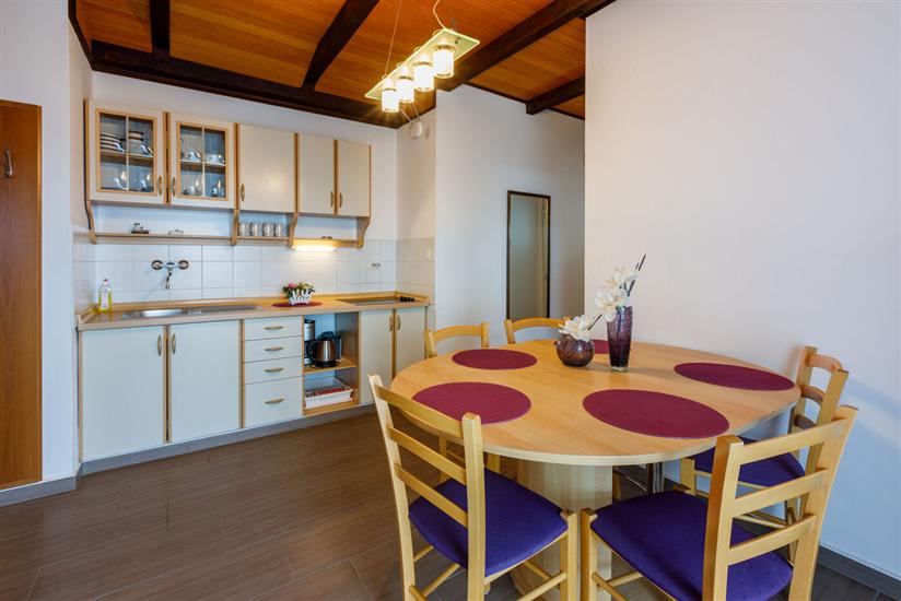 Apartment A4, for 6 persons