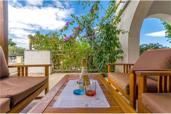 Apartment A1, for 8 persons