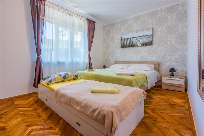 Apartment A1, for 7 persons