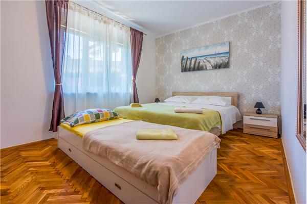 Apartment A1, for 7 persons