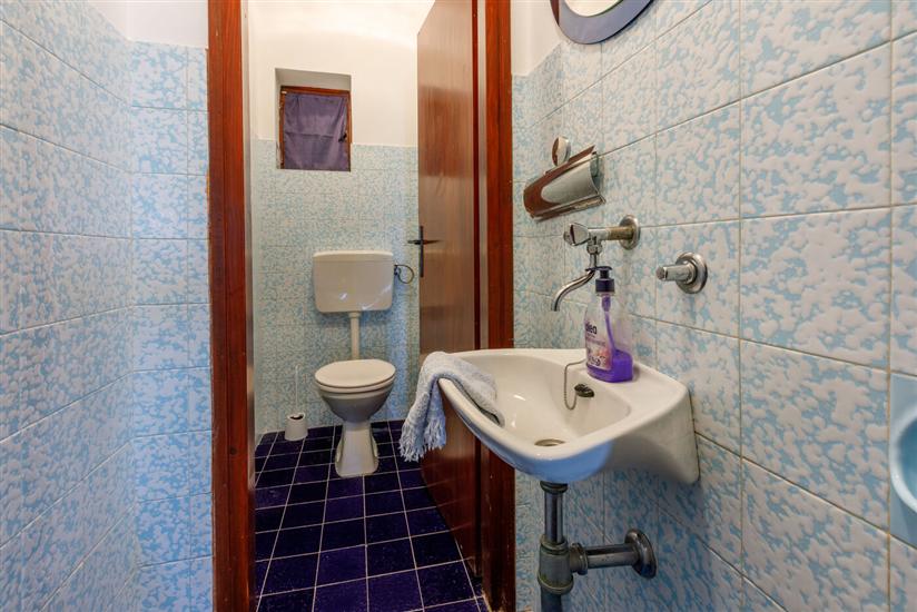 Apartment A1, for 7 persons