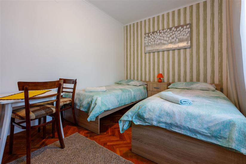 Apartment A1, for 7 persons