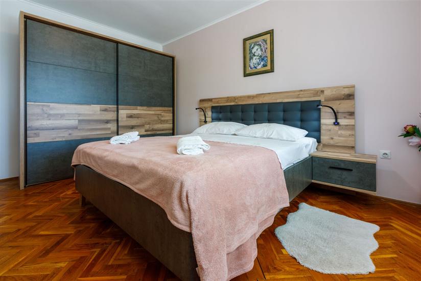 Apartment A1, for 7 persons