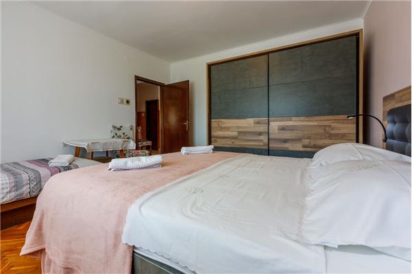 Apartment A1, for 7 persons