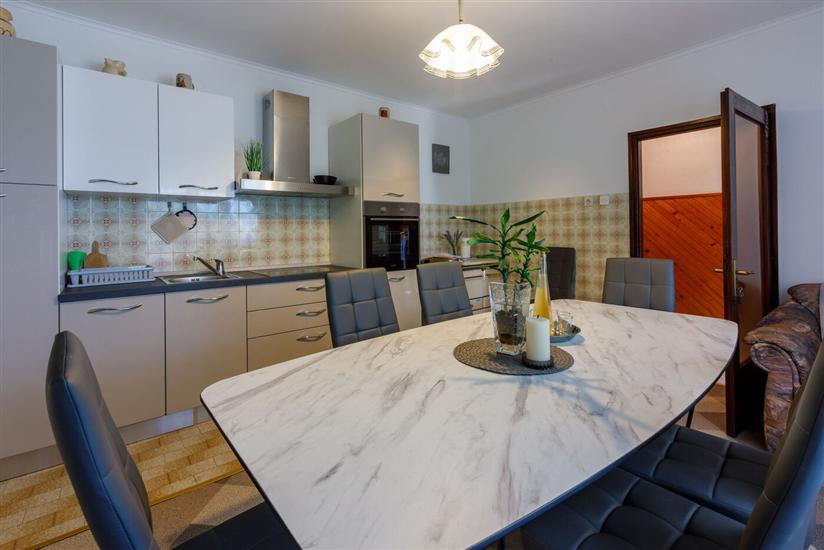 Apartment A1, for 7 persons