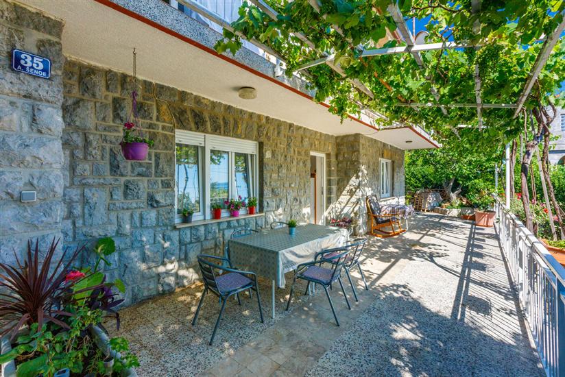 Apartment A1, for 7 persons