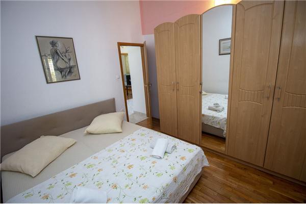 Apartment A9, for 4 persons