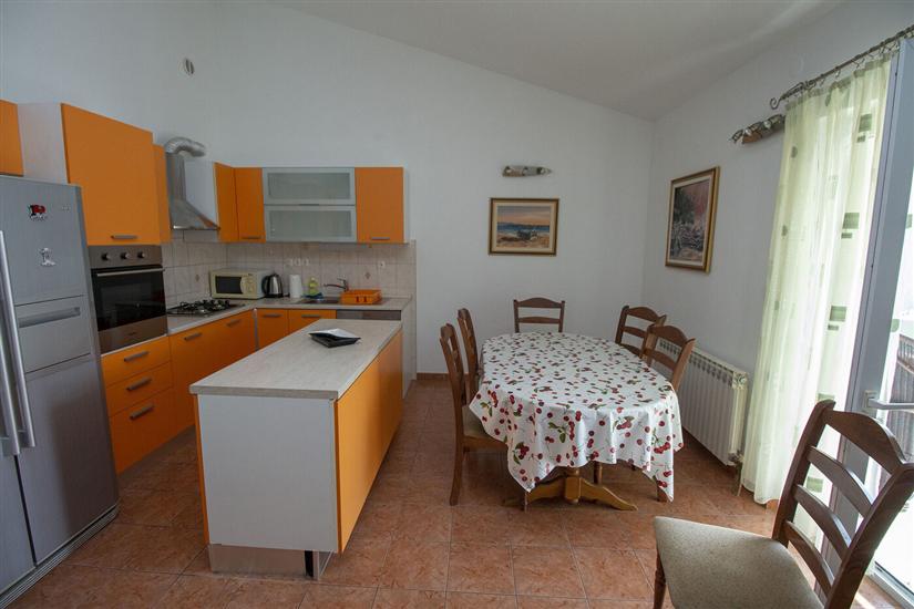Apartment A9, for 4 persons