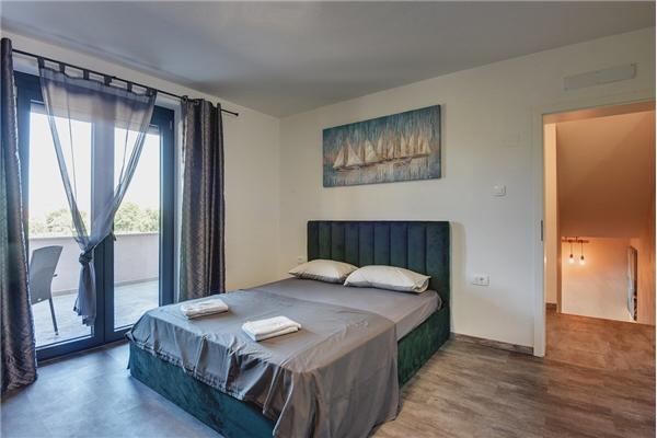 House K1, for 10 persons