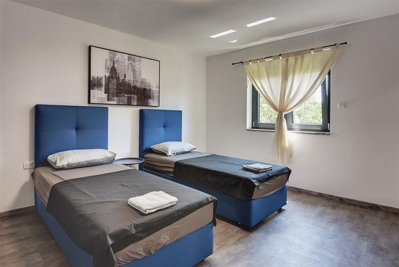 House K1, for 10 persons