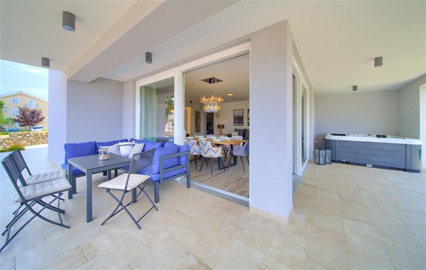 Apartment A1, for 8 persons