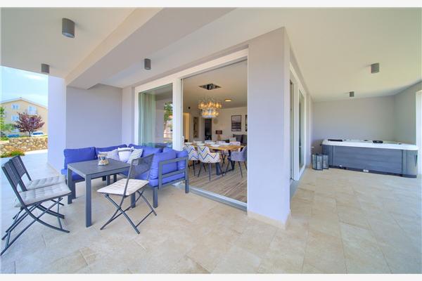 Apartment A1, for 8 persons