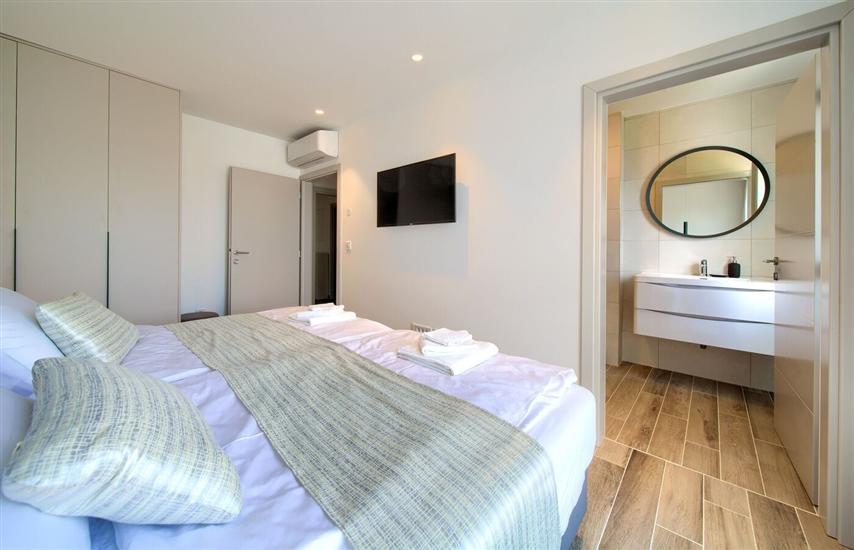 Apartment A2, for 8 persons