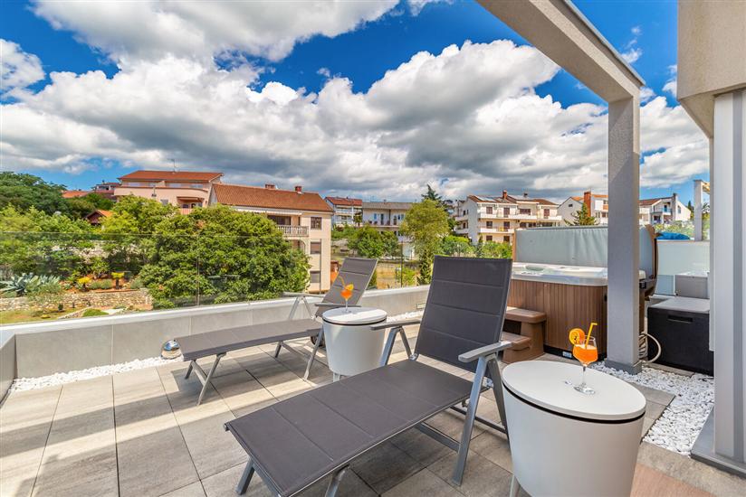 House K1, for 8 persons