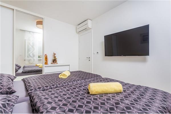 House K1, for 8 persons