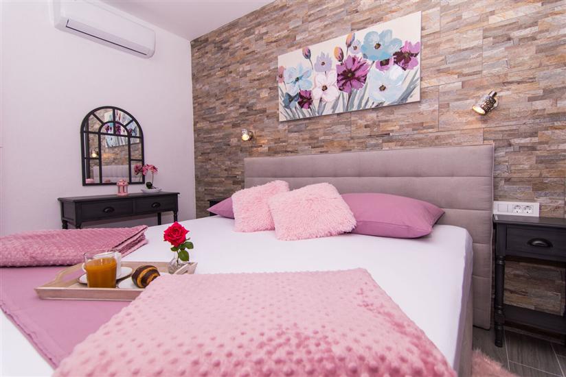 Apartment A1, for 6 persons