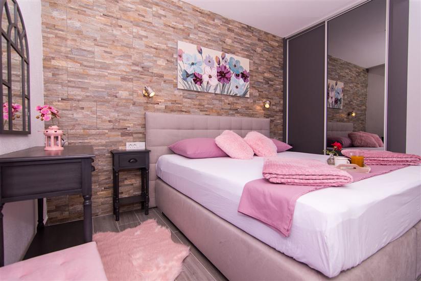 Apartment A1, for 6 persons