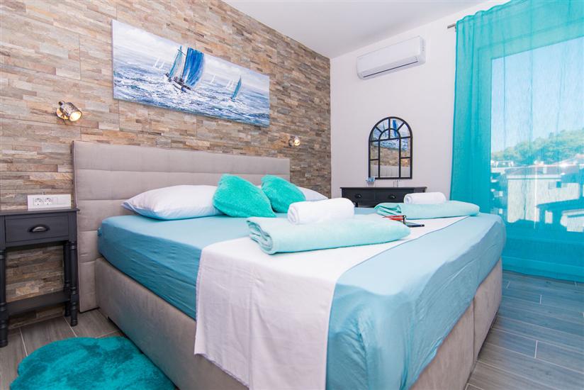 Apartment A1, for 6 persons